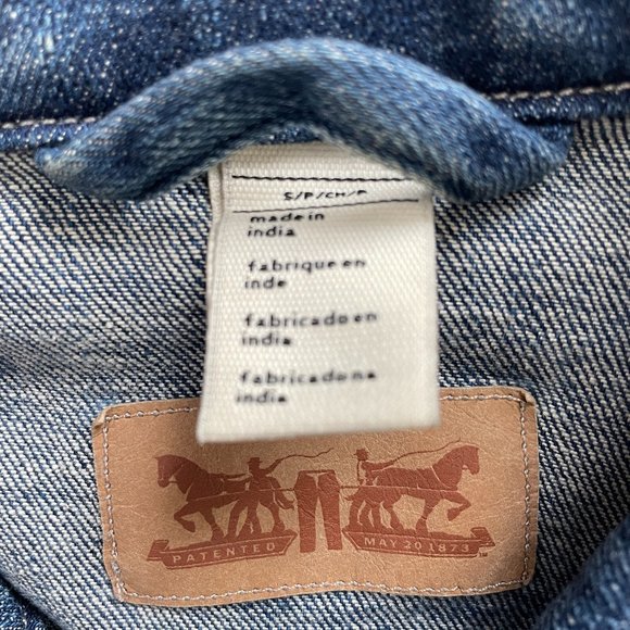 LEVI'S || Classic blue denim jean trucker jacket - Size S Petite - Picture 5 of 6